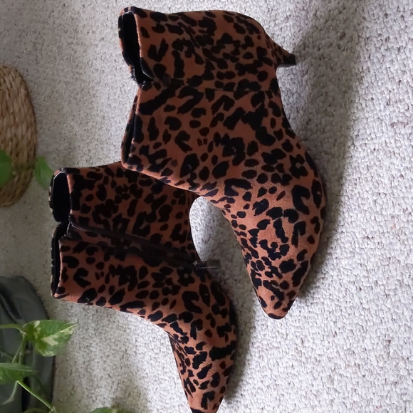 Suede Leopard Boots - Picture 3 of 4